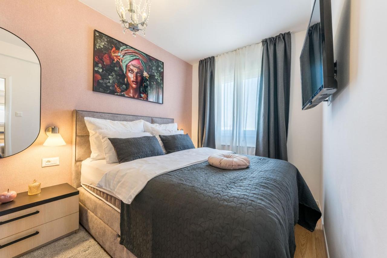 Apartment Emma With Sauna Zagreb Bagian luar foto