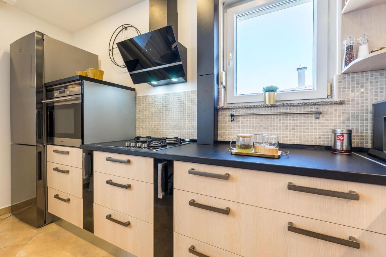 Apartment Emma With Sauna Zagreb Bagian luar foto