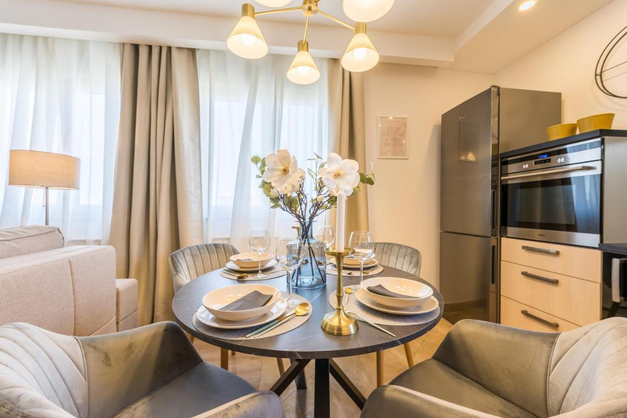 Apartment Emma With Sauna Zagreb Bagian luar foto