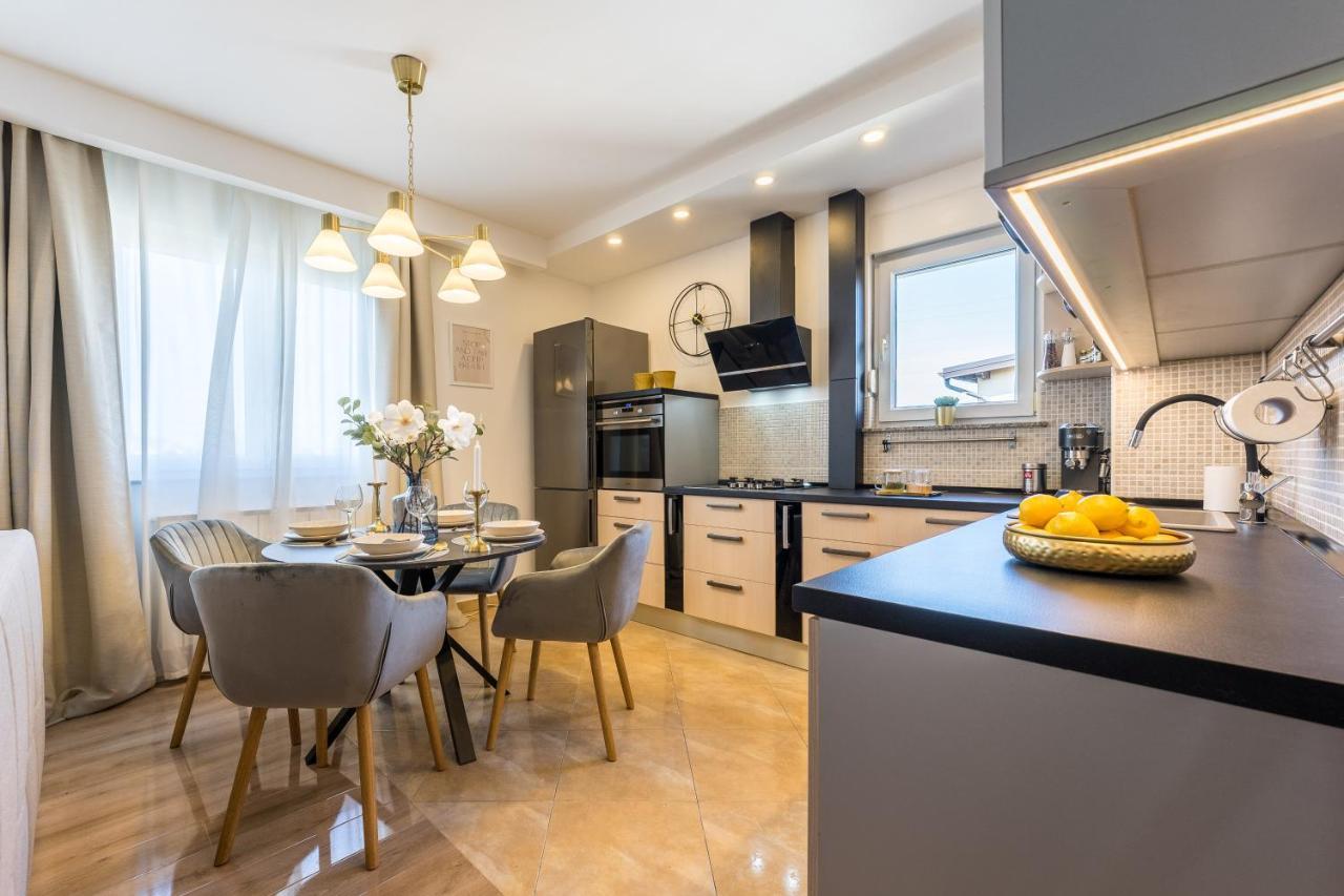 Apartment Emma With Sauna Zagreb Bagian luar foto